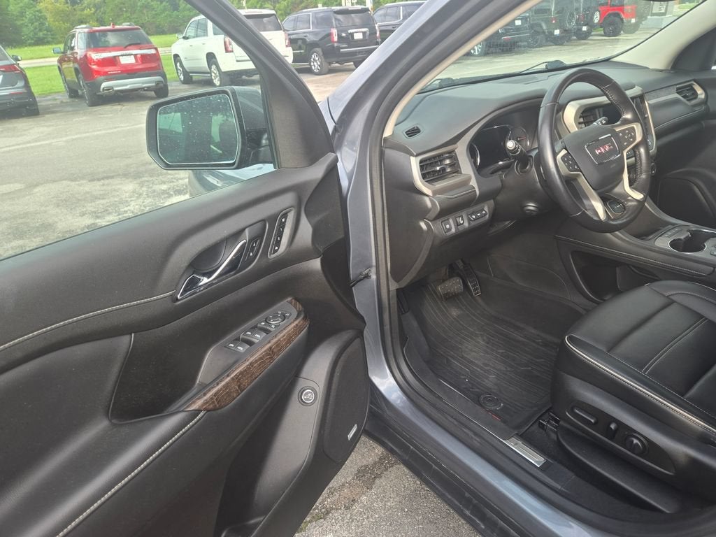 2022 GMC Acadia Denali